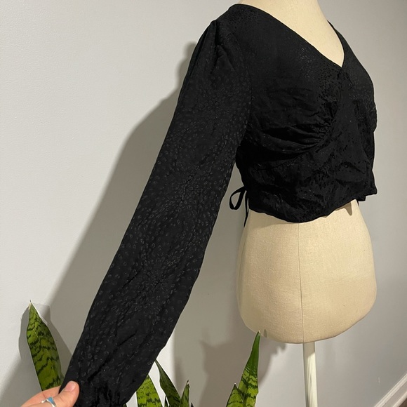 Urban romantic Open back crop long sleeve animal Print top size large - Picture 5 of 12